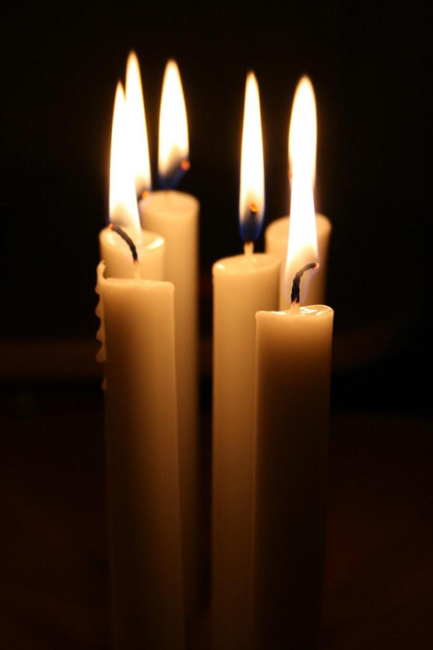 Pictures of burning candles are the most popular onesImage© Gretta
